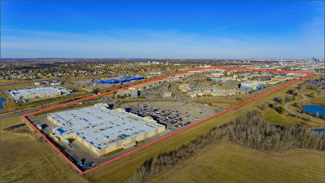 South Edmonton Common: Edmonton, AB