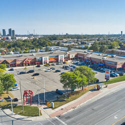 Dundas 427 Marketplace